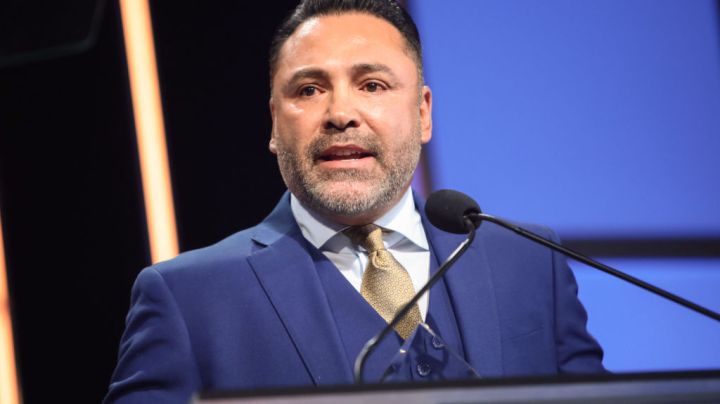 BEVERLY HILLS, CALIFORNIA - AUGUST 19: Honoree Oscar De La Hoya speaks onstage at the 22nd Annual Harold and Carole Pump Foundation Gala at The Beverly Hilton on August 19, 2022 in Beverly Hills, California. (Photo by Tiffany Rose/Getty Images for Harold & Carole Pump Foundation )