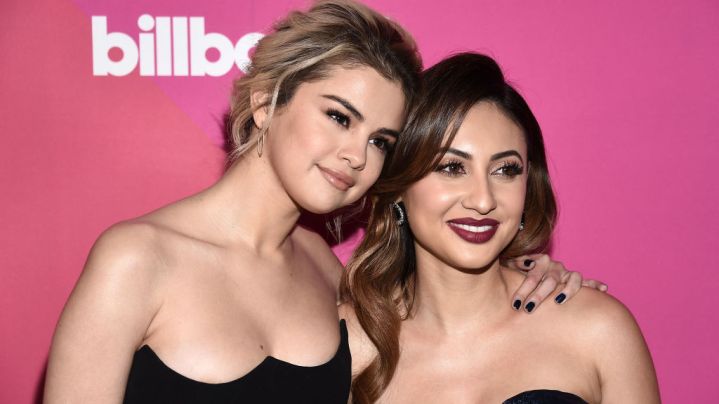 HOLLYWOOD, CA - NOVEMBER 30:  Singer Selena Gomez (L) and actress Francia Raisa arrive at Billboard Women In Music 2017 at The Ray Dolby Ballroom at Hollywood & Highland Center on November 30, 2017 in Hollywood, California.  (Photo by Amanda Edwards/WireImage)