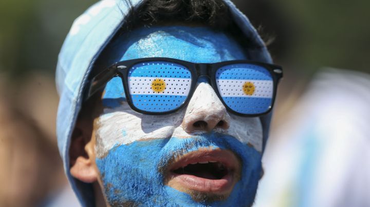 BUENOS AIRES, ARGENTINA - DECEMBER 13: Argentines celebrate victory as Argentina qualified for 2022 FIFA World Cup final after beating Croatia during the FIFA World Cup Qatar 2022 Semi-Final match between Argentina and Croatia in Buenos Aires, Argentina on December 13, 2022. (Photo by Muhammed Emin Canik/Anadolu Agency via Getty Images)