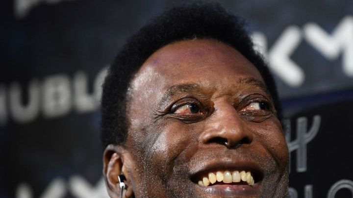 Brazilian football legend Pele speaks during a meeting with Paris Saint-Germain (PSG) and France national football team forward Kylian Mbappe at the Hotel Lutetia in Paris on April 2, 2019. (Photo by FRANCK FIFE / AFP) (Photo by FRANCK FIFE/AFP via Getty Images)