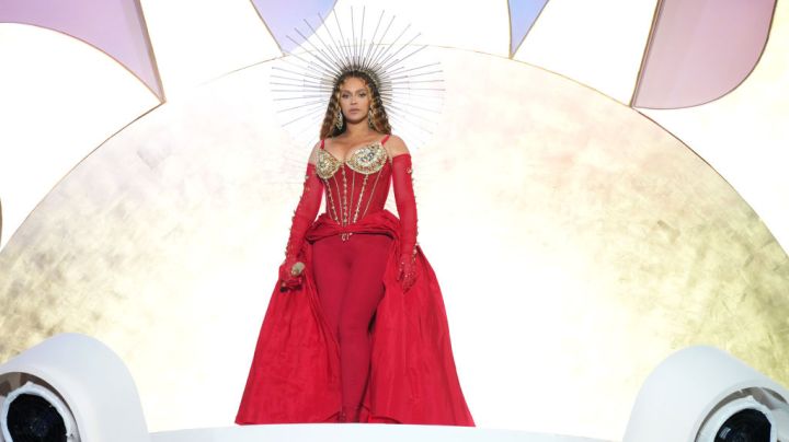 DUBAI, UNITED ARAB EMIRATES - JANUARY 21: Beyoncé performs on stage headlining the Grand Reveal of Dubai's newest luxury hotel, Atlantis The Royal on January 21, 2023 in Dubai, United Arab Emirates. (Photo by Kevin Mazur/Getty Images for Atlantis The Royal)