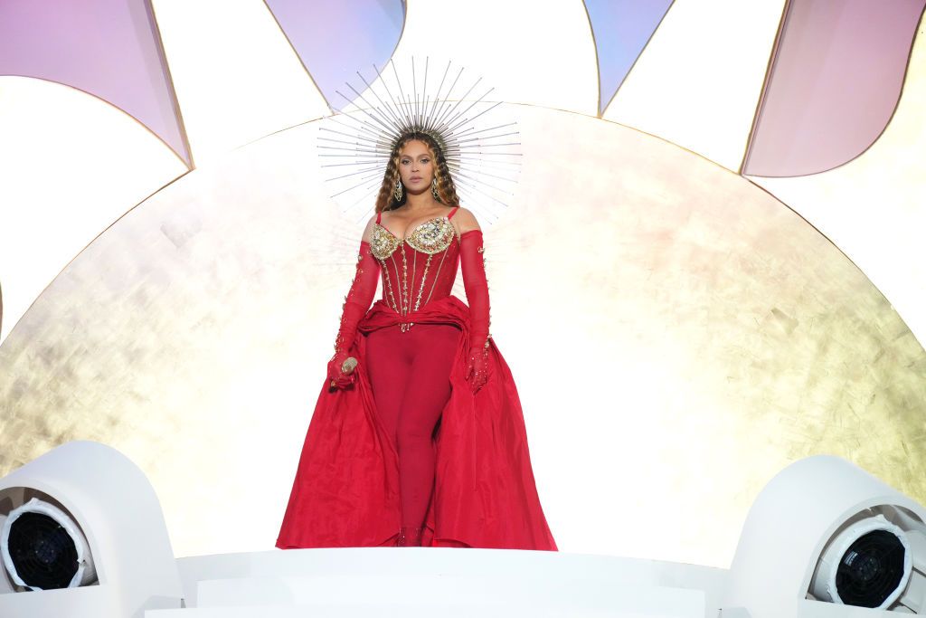 Beyoncé Performed ‘Beautiful Liar’ for the First Time in 15 Years
