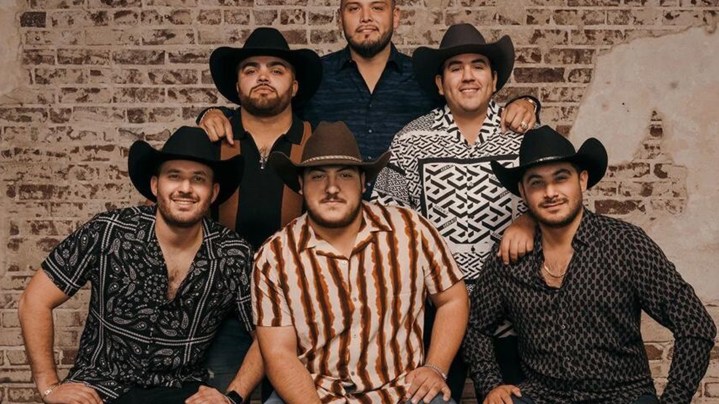 Grupo Frontera_"No Se Va"