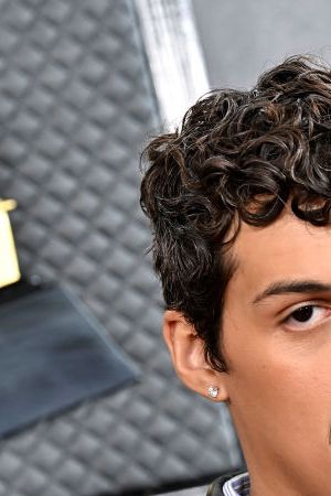 Omar Apollo_"3 Boys"