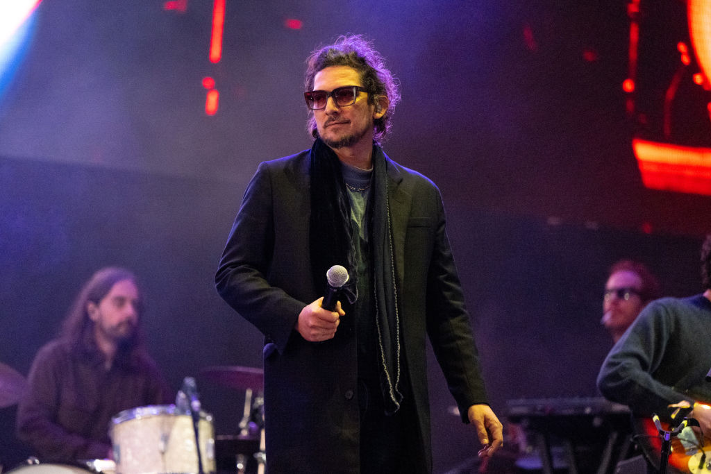 WATCH Zoé’s Frontman León Larregui Finally Releases New Solo Music