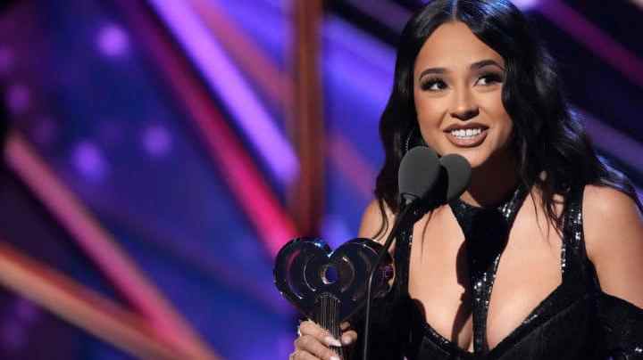 HOLLYWOOD, CALIFORNIA - MARCH 27: Becky G accepts the Latin Pop/Reggaeton Song Of The Year award for “MAMIII” onstage during the 2023 iHeartRadio Music Awards at Dolby Theatre on March 27, 2023 in Hollywood, California. (Photo by Jeff Kravitz/FilmMagic)