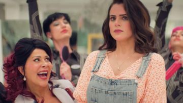 Isabella Castillo and Alejandra Guzmán in La Usurpadora, the Musical