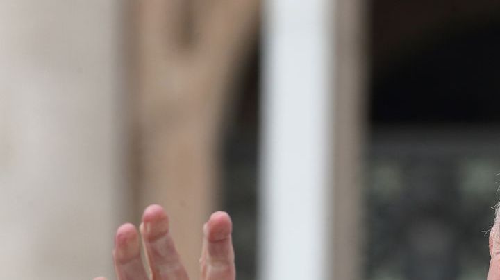 Pope Francis greets the faithful during the general audience in St. Peters Square. Vatican City (Vatican), March 29th, 2023 (Photo by Grzegorz Galazka/Archivio Grzegorz Galazka/Mondadori Portfolio via Getty Images)