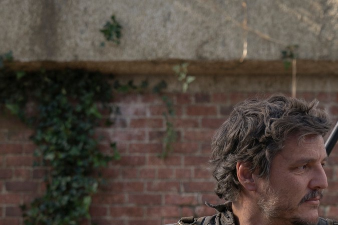 Pedro Pascal and Bella Ramsey in The Last of Us 1x09