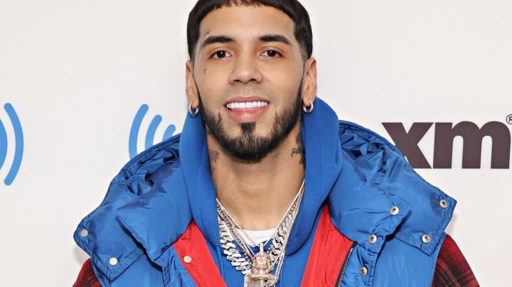 NEW YORK, NEW YORK - JANUARY 18: Anuel AA visits the SiriusXM Studios on January 18, 2023 in New York City. (Photo by Cindy Ord/Getty Images for SiriusXM)