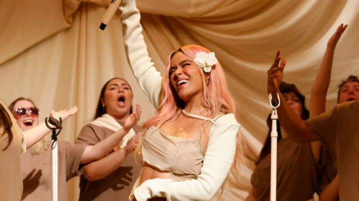 SATURDAY NIGHT LIVE -- “Ana de Armas, Karol G” Episode 1844 -- Pictured: Musical guest Karol G performs “Mientras Me Curo Del Cora” on Saturday, April 15, 2023 -- (Photo by: Will Heath/NBC)