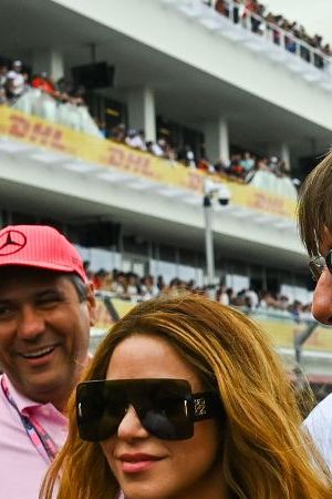 US actor Tom Cruise (R) and Colombian singer Shakira (L) attend the 2023 Miami Formula One Grand Prix at the Miami International Autodrome in Miami Gardens, Florida, on May 7, 2023. (Photo by CHANDAN KHANNA / AFP) (Photo by CHANDAN KHANNA/AFP via Getty Images)