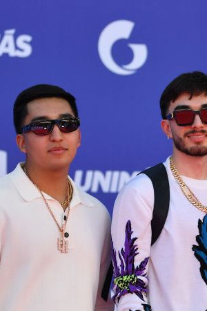 Eslabon Armado_Ella Baila Sola