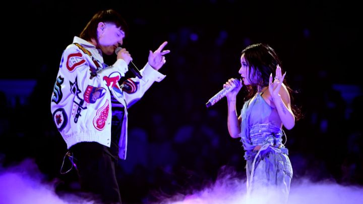 LAS VEGAS, NEVADA - APRIL 20: (L-R) Peso Pluma and Becky G perform onstage during the 2023 Latin American Music Awards at MGM Grand Garden Arena on April 20, 2023 in Las Vegas, Nevada. (Photo by Mindy Small/Getty Images)