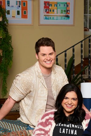 LOPEZ vs LOPEZ -- Season: Pilot -- Pictured: (l-r) Matt Shively as Quinten, Mayan Lopez as Maya, George Lopez as George, Selenis Leyva as Rosie -- (Photo by: Chris Haston/NBC)