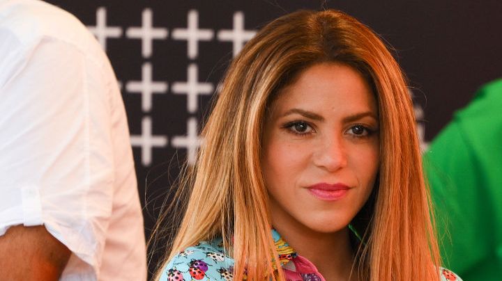 BARCELONA, SPAIN - JUNE 04: Shakira texts on his mobile phone as she watches the action during the F1 Grand Prix of Spain at Circuit de Barcelona-Catalunya on June 04, 2023 in Barcelona, Spain. (Photo by David Ramos/Getty Images)