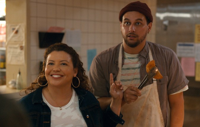 Justina Machado (Dolores Roach), Alejandro Hernandez (Luis)