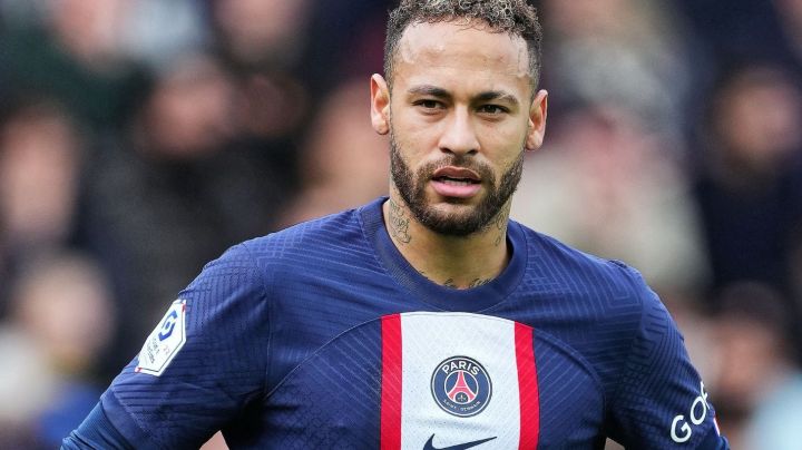 PARIS, FRANCE - FEBRUARY 19: Neymar Jr of Paris SG during the Ligue 1 match between Paris Saint-Germain and Lille OSC at Parc des Princes on February 19, 2023 in Paris, France. (Photo by Sylvain Lefevre/Getty Images)