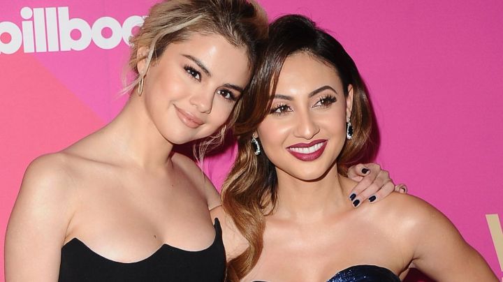 HOLLYWOOD, CA - NOVEMBER 30: Singer Selena Gomez and actress Francia Raisa attend Billboard Women In Music 2017 at The Ray Dolby Ballroom at Hollywood & Highland Center on November 30, 2017 in Hollywood, California. (Photo by Jon Kopaloff/FilmMagic)