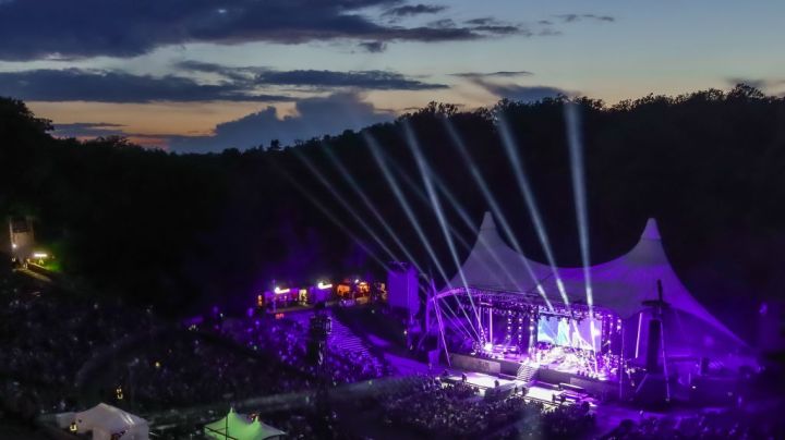 BERLIN, GERMANY - JULY 29: A view of the venue during Rainald Grebe's  performance at the Waldbühne on July 29, 2023 in Berlin, Germany. (Photo by Pedro Becerra/Getty Images)