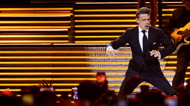 BUENOS AIRES, ARGENTINA - AUGUST 04: Luis Miguel performs during his second sold out show at Movistar Arena on August 04, 2023 in Buenos Aires, Argentina. (Photo by Tomas Cuesta/Getty Images)