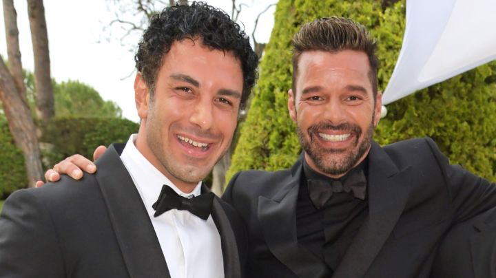 CAP D'ANTIBES, FRANCE - MAY 26: (L-R) Jwan Yosef, Ricky Martin and Baz Luhrmann attend the amfAR Gala Cannes 2022 at the Hotel du Cap-Eden-Roc on May 26, 2022 in Cap d'Antibes, Côte d'Azur. (Photo by Dave Benett/amfAR/Dave Benett/Getty Images)