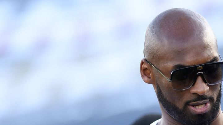 CALIFORNIA , UNITED STATES - 3 August 2019; Retired NBA star Kobe Bryant and daughter Bianka Bella prior to the Women's International Friendly match between USA and Republic of Ireland at Rose Bowl in Pasadena, California, USA. (Photo By Cody Glenn/Sportsfile via Getty Images)