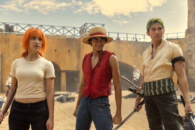 One Piece. (L to R) Emily Rudd as Nami, Iñaki Godoy as Monkey D. Luffy, Mackenyu Arata as Roronoa Zoro in season 1 of One Piece. Cr. Casey Crafford/Netflix © 2023