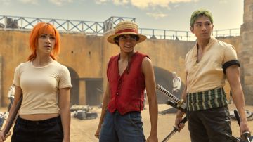 One Piece. (L to R) Emily Rudd as Nami, Iñaki Godoy as Monkey D. Luffy, Mackenyu Arata as Roronoa Zoro in season 1 of One Piece. Cr. Casey Crafford/Netflix © 2023