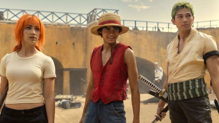 One Piece. (L to R) Emily Rudd as Nami, Iñaki Godoy as Monkey D. Luffy, Mackenyu Arata as Roronoa Zoro in season 1 of One Piece. Cr. Casey Crafford/Netflix © 2023