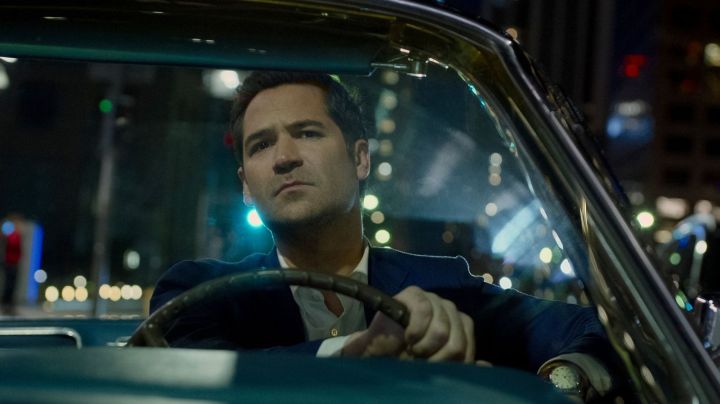 The Lincoln Lawyer. Manuel Garcia-Rulfo as Mickey Haller in episode 210 of The Lincoln Lawyer. Cr. Courtesy Of Netflix © 2023