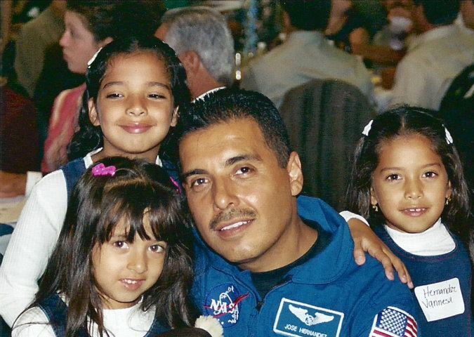 José Hernández with his family