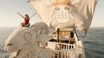One Piece (L to R) Iñaki Godoy as Monkey D. Luffy, Emily Rudd as Nami in season 1 of One Piece. Cr. Courtesy of Netflix © 2023