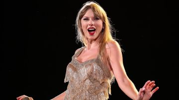 MEXICO CITY, MEXICO - AUGUST 24: EDITORIAL USE ONLY. Taylor Swift performs onstage during the "Taylor Swift | The Eras Tour" at Foro Sol on August 24, 2023 in Mexico City, Mexico. (Photo by Hector Vivas/TAS23/Getty Images for TAS Rights Management)