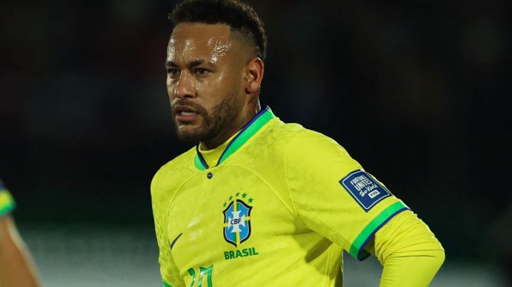 Brazil's forward Neymar stands in front of the ball during the 2026 FIFA World Cup South American qualification football match between Uruguay and Brazil at the Centenario Stadium in Montevideo on October 17, 2023. (Photo by Pablo PORCIUNCULA / AFP) (Photo by PABLO PORCIUNCULA/AFP via Getty Images)