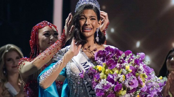 SAN SALVADOR, EL SALVADOR - NOVEMBER 18: Miss Nicaragua Sheynnis Palacios is crowned as Miss Universe 2023 during the 72nd Miss Universe Competition at Gimnasio Nacional José Adolfo Pineda on November 18, 2023 in San Salvador, El Salvador. (Photo by Alex Peña/Getty Images)