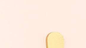 HOLLYWOOD, CALIFORNIA - MARCH 12: (L-R) Salma Hayek and Pedro Pascal (both Latine actors) attend the 95th Annual Academy Awards on March 12, 2023 in Hollywood, California. (Photo by Arturo Holmes/Getty Images )