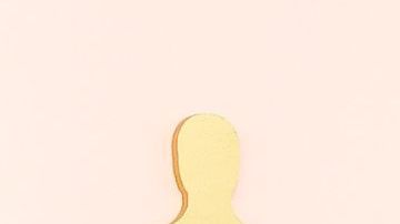 HOLLYWOOD, CALIFORNIA - MARCH 12: (L-R) Salma Hayek and Pedro Pascal (both Latine actors) attend the 95th Annual Academy Awards on March 12, 2023 in Hollywood, California. (Photo by Arturo Holmes/Getty Images )