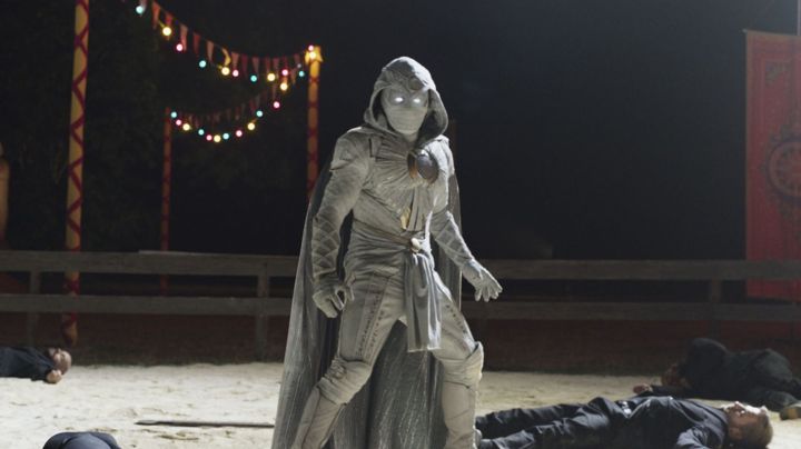 Oscar Isaac as Moon Knight in Marvel Studios' MOON KNIGHT. Photo courtesy of Marvel Studios. ©Marvel Studios 2022. All Rights Reserved.