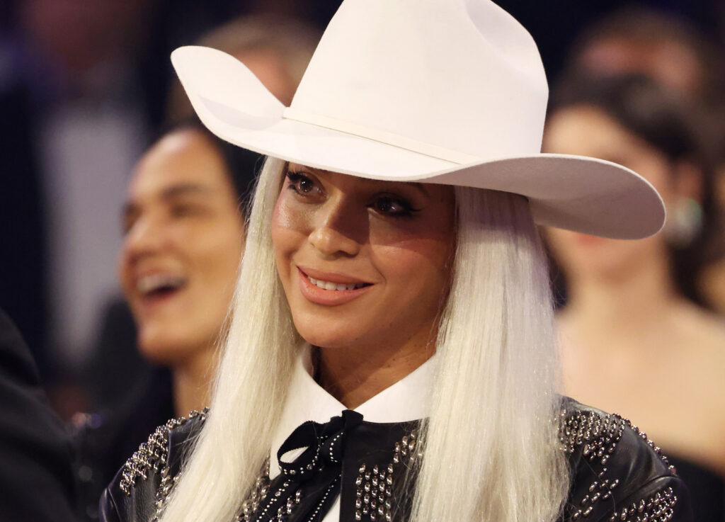 Beyoncé Works with Mexican-American Producer & Samples Baile Funk on ...