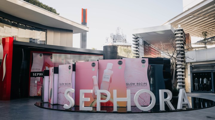 Glow Recipe activation in Mexico