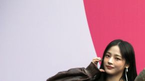 SEOUL, SOUTH KOREA - FEBRUARY 1: (L-R) Minji, Danielle, Hearin, Hanni, and Hyein, members of NewJeans, a K-pop girl band, pose during a photo call for JULYCOLUMN at Seoul Fashion Week F/W 2024 on February 1, 2024 in Seoul, South Korea. (Photo by Jean Chung/Getty Images)