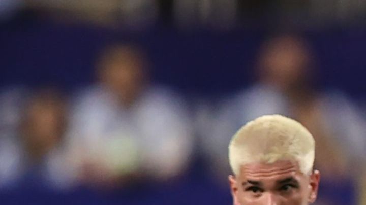 MIAMI GARDENS, FLORIDA - JULY 14: Jhon Arias of Colombia controls the ball during the CONMEBOL Copa America 2024 Final match between Argentina and Colombia at Hard Rock Stadium on July 14, 2024 in Miami Gardens, Florida. (Photo by Omar Vega/Getty Images)