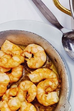 Oysters, shrimps and clams at seafood restaurant - stock photo