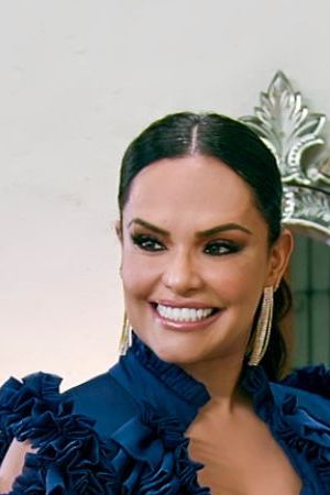 Love is Blind: México. (L to R) Lucy Chaparro, Irais Ramírez in Love is Blind: México. Cr. Courtesy of Netflix ©2024