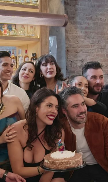 Love Is Blind México S1. (L to R) Gerardo Abel Zapiain Guajardo, Luis Fernando Campos, Carlos Hernández, Pamela Torrens, Irais Consuelo Ramírez Carrillo, Irving René Ángeles Servín, Leticia Alejandra Floresmeyer Llausás, Silvia Alejandra Delgado Huerta, José Maria Rivera Pedrazzi, Francesca Oettler Hinojos, Guillermo Eduardo Salomon García, José Fernado Bahena Hernández, Rocío Mirafuentes, Karen Lizeth Torales Rodríguez in Love Is Blind S1. Cr. Courtesy of Netflix / Netflix ©2024