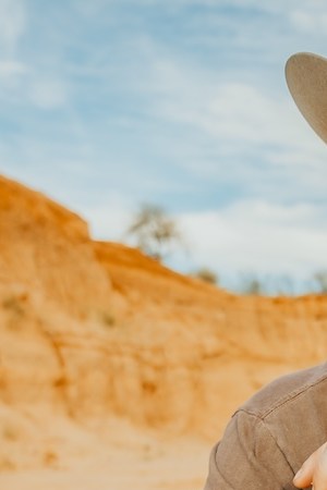 Carin León_Boca Chueca