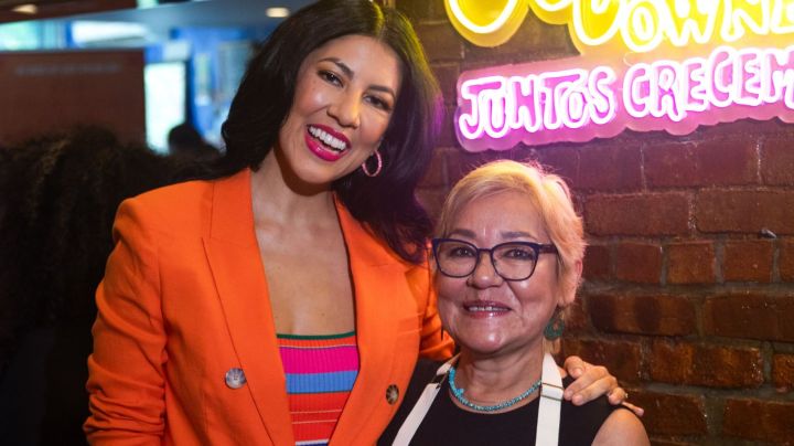 Stephanie Beatriz with Caza Azul owner Maria Gonzalez