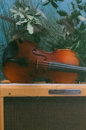 Christian Nodal_Estevie_'Un Besito Más'