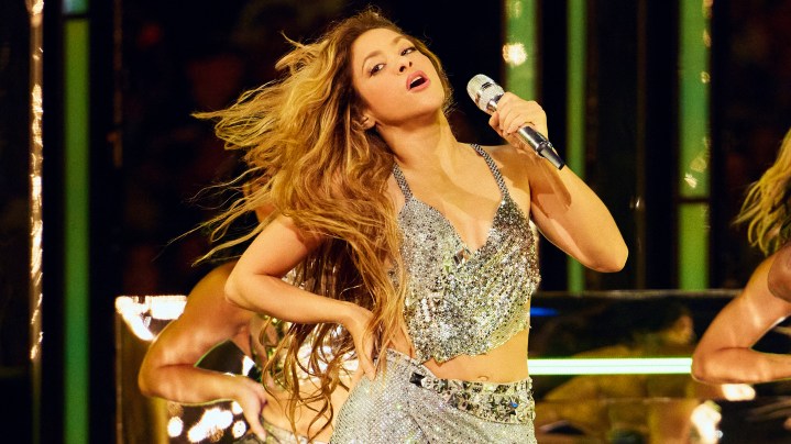 Shakira_Pre-Order_Mujeres Ya No Lloran